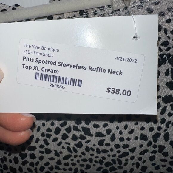 Mittoshop Black&Tan Animal Print Sleeveless Ruffle neck w keyhole button closure - Picture 3 of 8